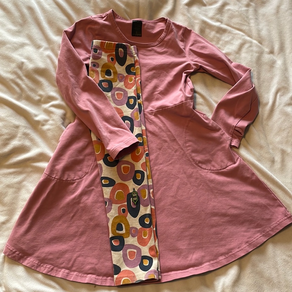 Peekaboo Beans Dress with Leggings